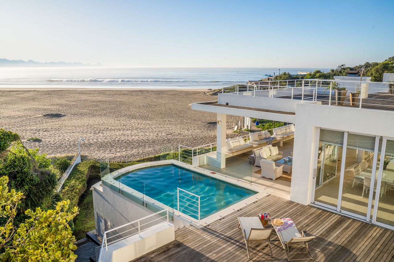 7 Bedroom House For Sale in Lookout Beach Seeff Blog